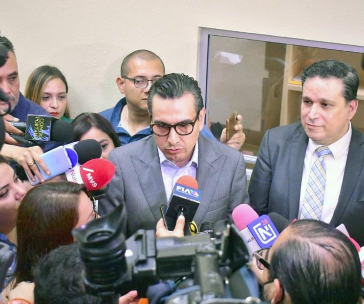 Pedirán emecistas destitución de Arturo Salinas