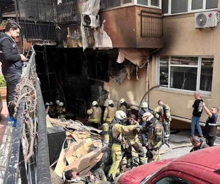 Mueren 29 personas en incendio de club nocturno de Estambul, Turquía