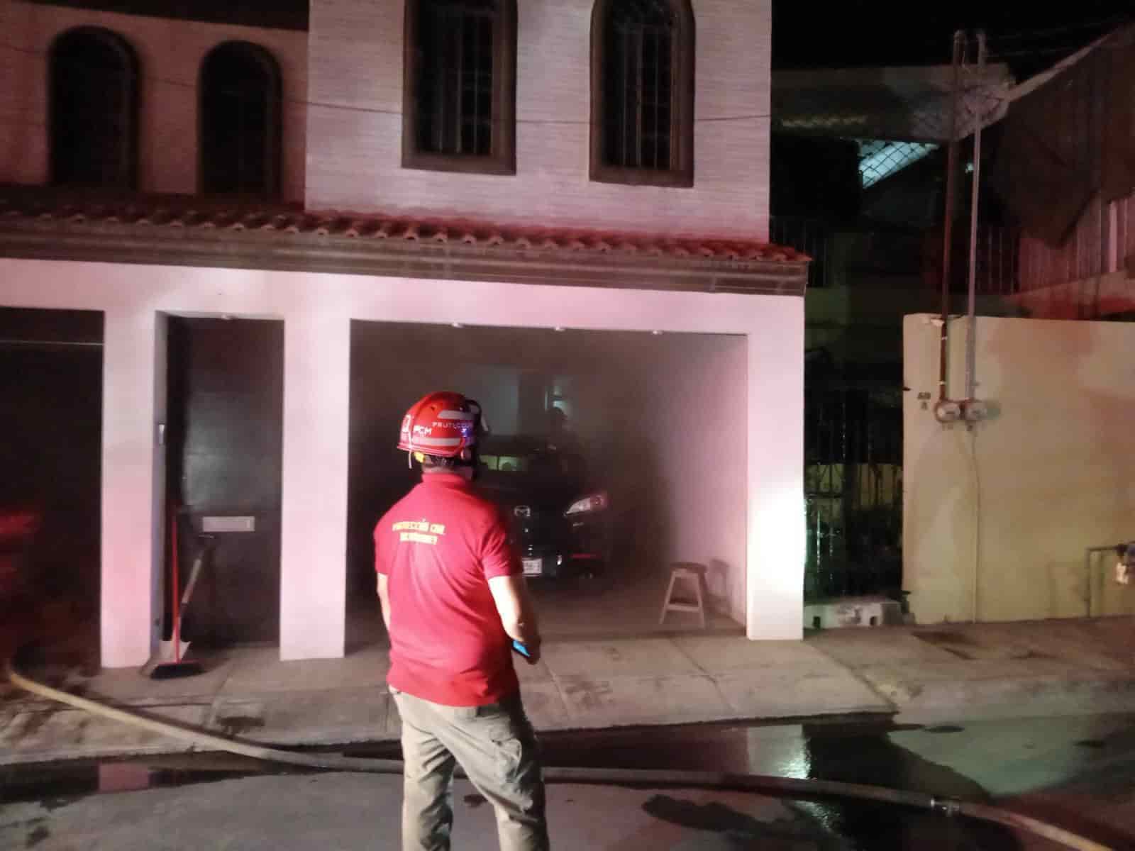 Una aparente sobrecarga en un microondas, ocasionó un incendio en una casa de la Colonia Álamos de Corregidora, al oriente del municipio de Monterrey.