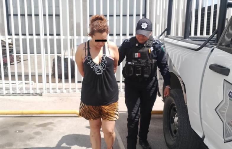 Madre intenta estrangular a su hija en Juárez