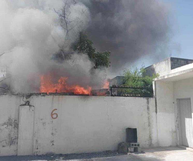 Provoca quema de basura incendio de vivienda en la Colonia Obrera