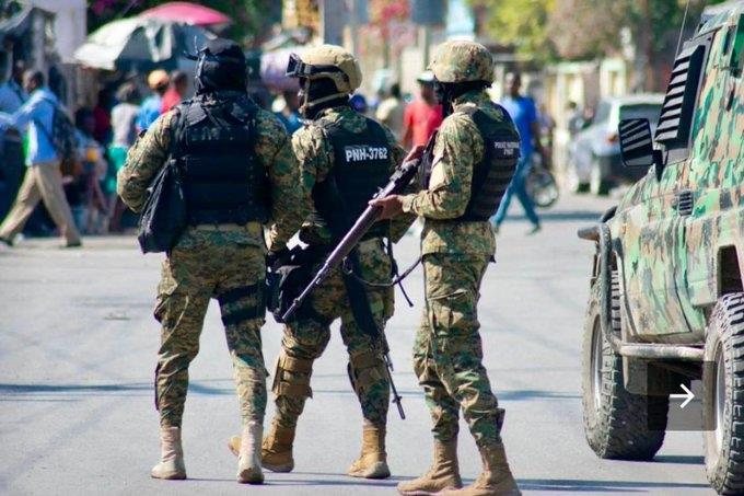Atacan hombres armados el Palacio Presidencial de Haití