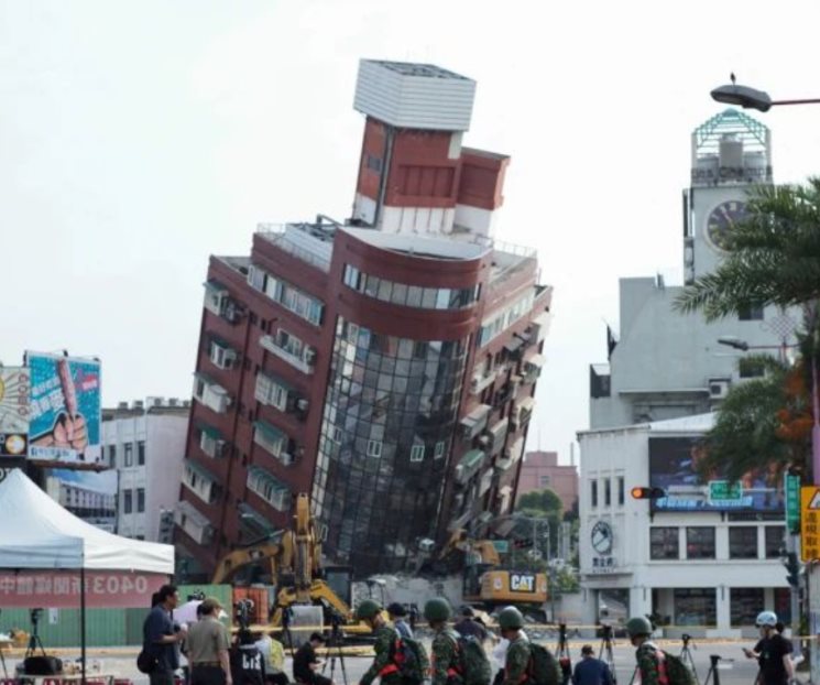 Siguen labores de rescate de más de 100 personas en Taiwán