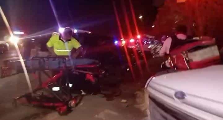 Un saldo de nueve lesionados dejó un choque entre una patrulla de la Guardia Nacional y una camioneta Van en la que viajaba el grupo de música colombiana Luna Cumbiambera, en el municipio de Escobedo.