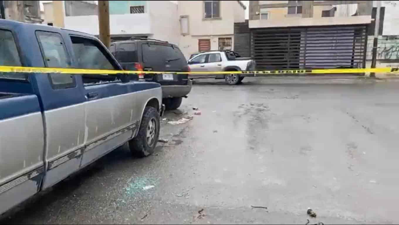 Un limpiavidrios fue ejecutado de varios balazos, al ser perseguido por dos hombres que viajaban en una motocicleta en la Colonia Los Cometas en Juárez, Nuevo León.