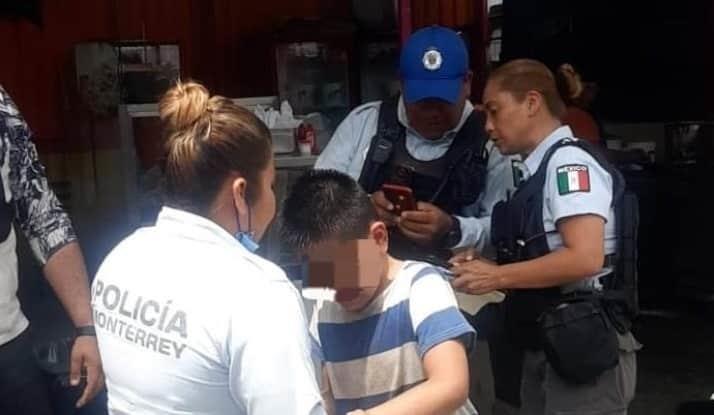 Localiza Policía de Monterrey a niño de 10 años en el centro
