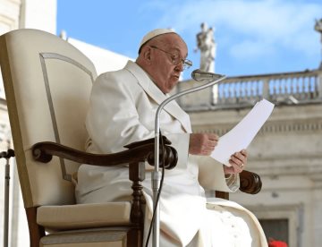 El Papa Francisco aboga por el cuidado familiar de los abuelos