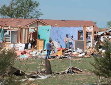 Emiten alerta por tornados para partes de Kansas, Oklahoma y Texas