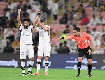 César Ramos, árbitro de Liga MX, pitó un partido de Liga de Arabia