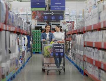 Aumento al salario mínimo beneficia ingresos de Walmart México