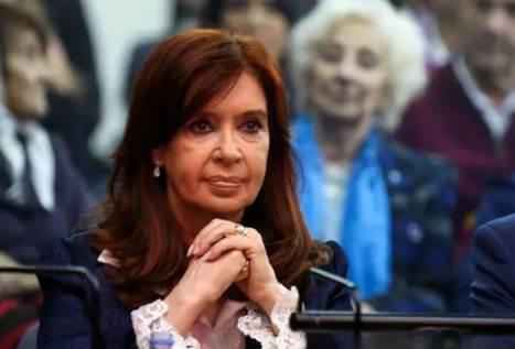 Reaparece Cristina Fernández y cuestiona a Milei