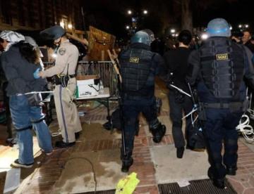 Desalojo de manifestantes propalestina en UCLA deja 132 detenidos