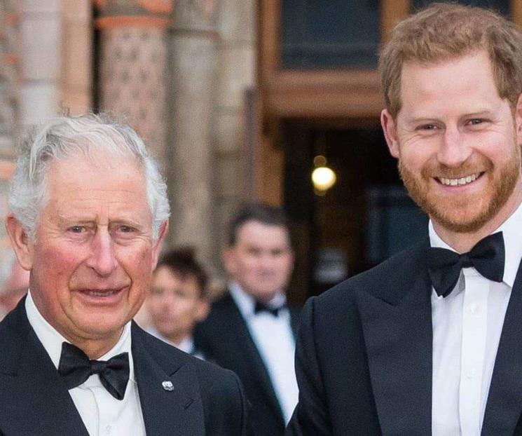 Viaja príncipe Harry a Londres, pero no visitará a Charles III