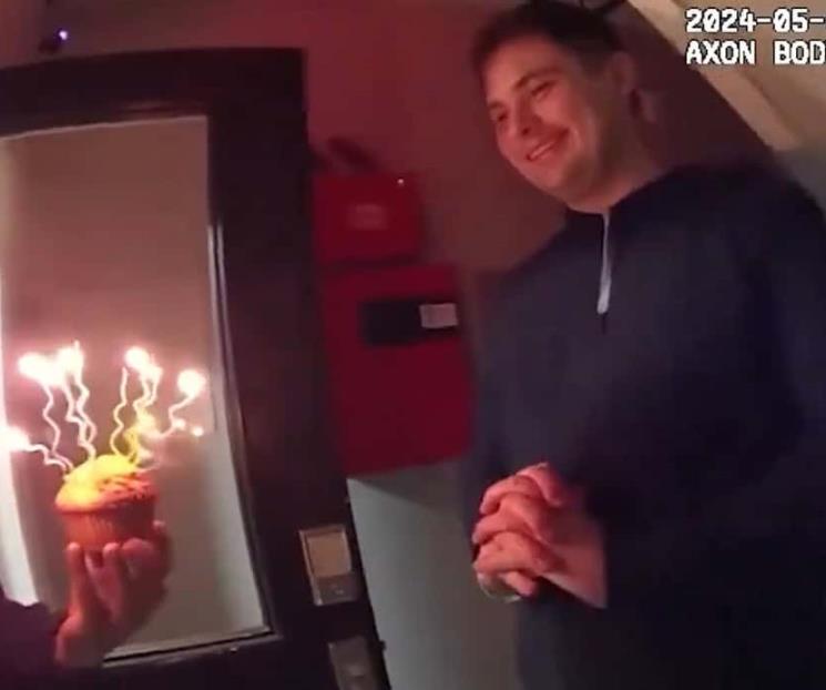 Policías cantan Happy Birthday a hombre porque nadie lo felicitó