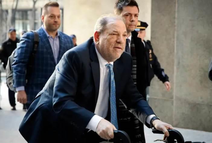 Permanecerá Harvey Weinstein en prisión de NY