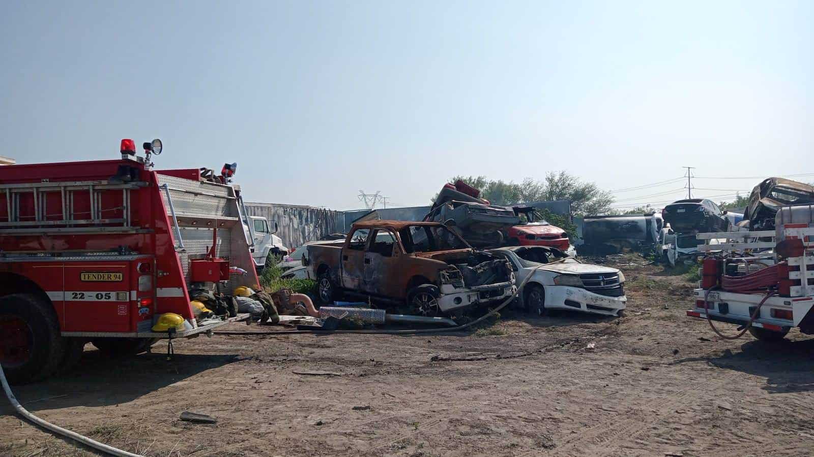 El incendio, de nueva cuenta, del corralón del municipio de El Carmen, afectó 35 vehículos y tres cajas de tráiler, sin que se reportaran lesionados.