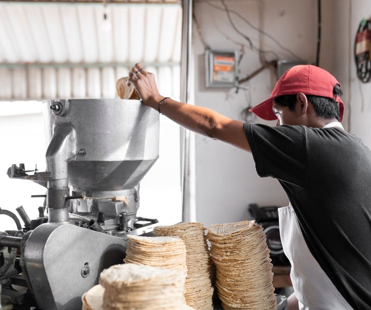 Kilo de tortilla alcanza los 31 pesos por la inseguridad