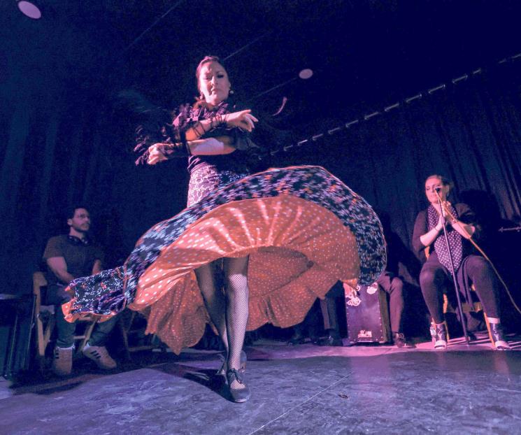 Es el flamenco un baile temperamental de tres siglos de existencia