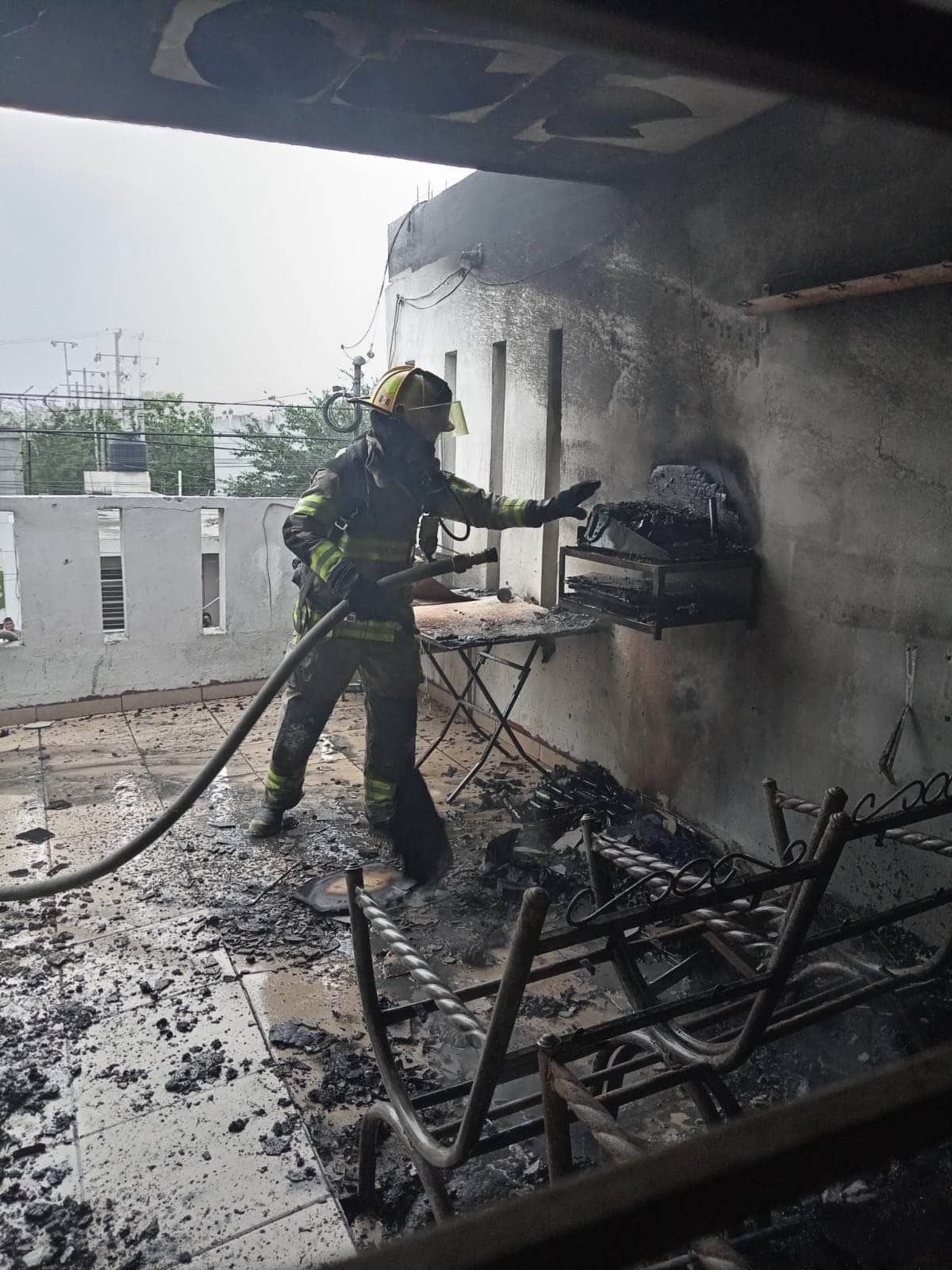 Una intensa movilización de los puestos de socorro se registró en el sector Solidaridad, al reportarse el incendio de una vivienda en el Barrio del Parque.