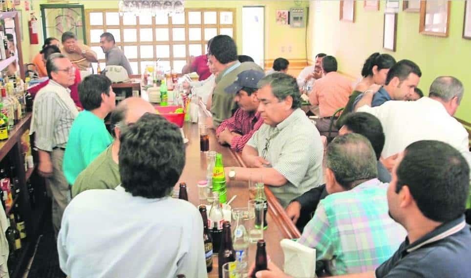 Restauranteros piden se les permita vender alcohol el 2 de junio