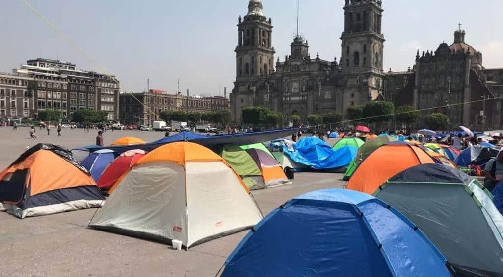CNTE anuncia que continuará en paro indefinido en Zócalo capitalino