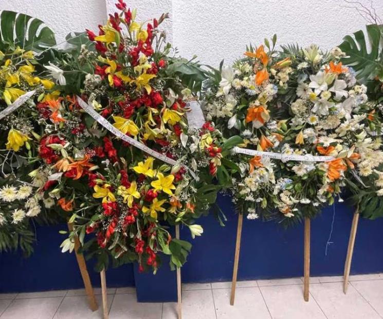 Dejan coronas fúnebres con nombres de candidatos en Guanajuato