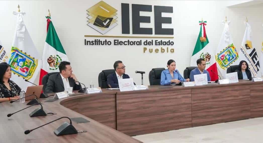 Suman casi 100 renuncias en consejos electorales de Puebla