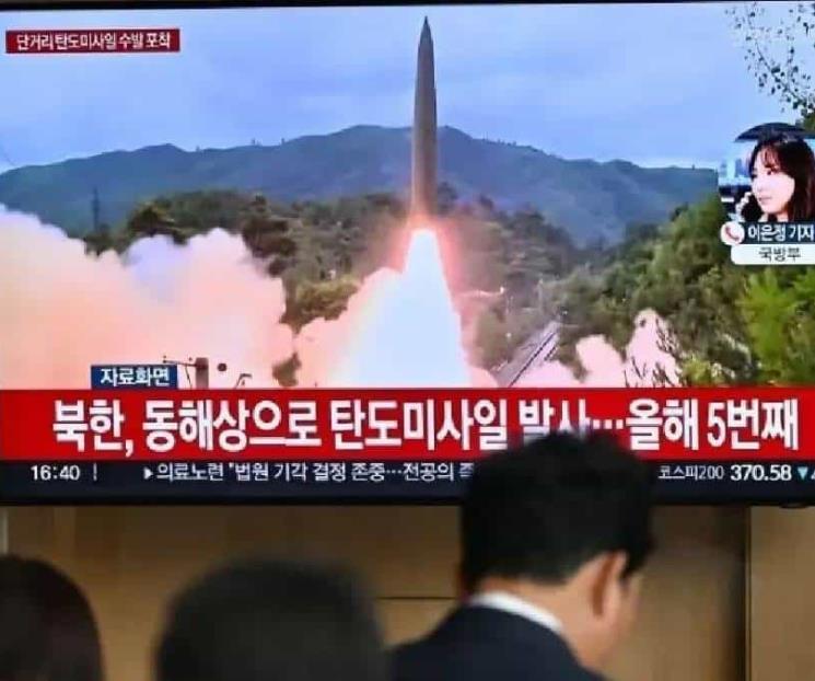 Lanza Corea del Norte decena de misiles de corte alcance al mar de