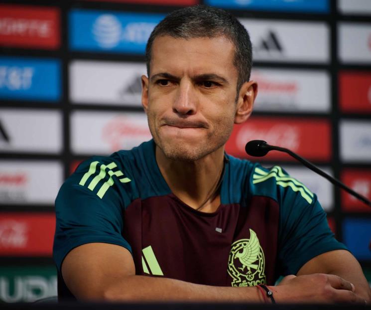 Lozano seguirá como técnico de la Selección Mexicana: Davino
