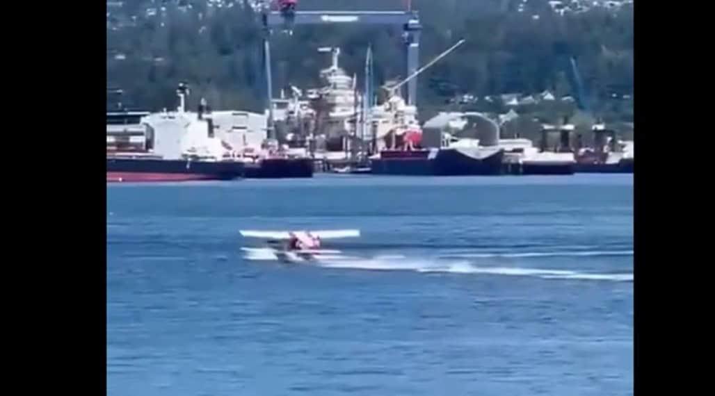 Hidroavión se estrella contra bote en Vancouver, Canadá