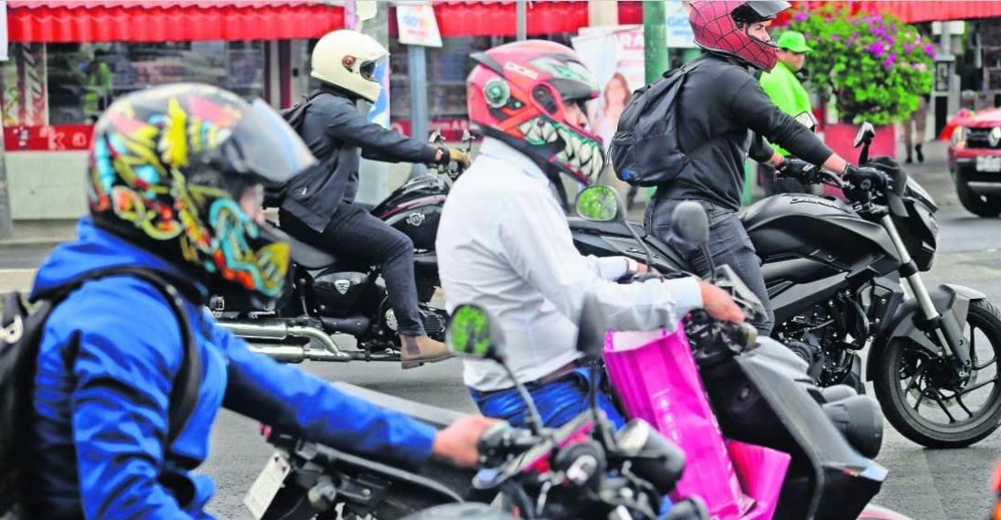 Ante tráfico vehicular, crece demanda del servicio de mototaxis