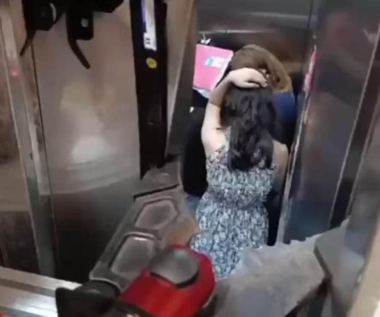 Quedan atrapadas en elevador