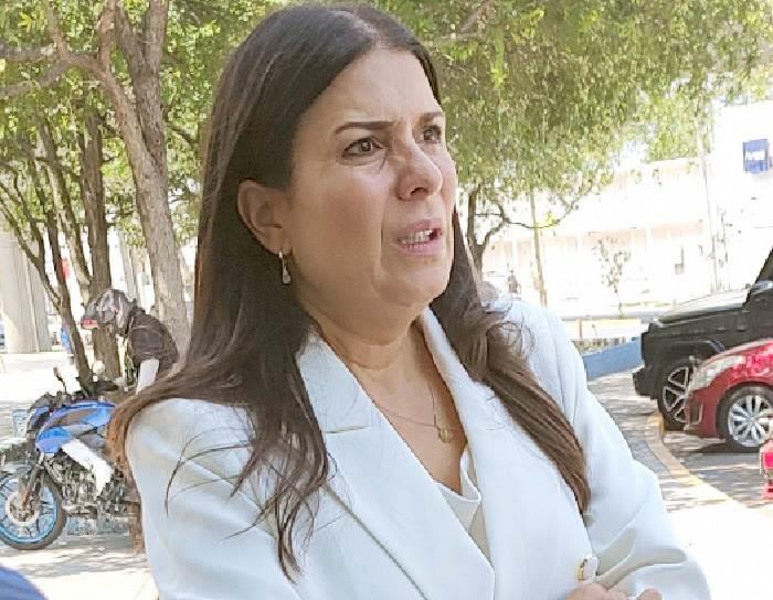 Acude Lorenia Canavati a declarar por accidente en San Pedro