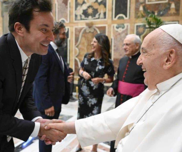 Papa Francisco pasa el tiempo con comediantes de todo el mundo