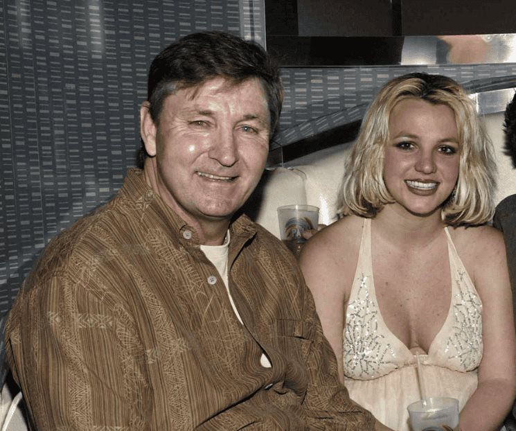 Aparece padre de Britney Spears en centro médico
