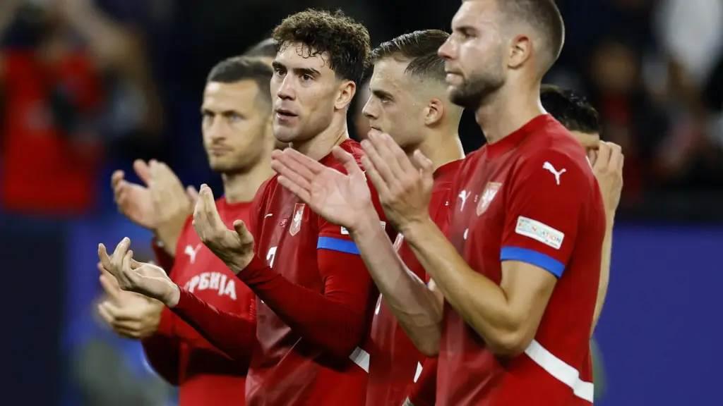 Dejaría Serbia la Eurocopa tras amenazas de muerte