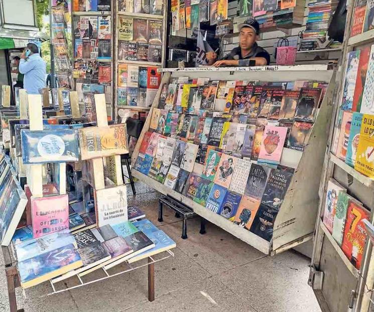 Crece piratería de libros en México