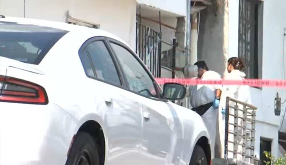 Hombres armados ejecutaron a balazos a un hombre que estaba parado frente a un domicilio en la Colonia la Ermita en el municipio de Santa Catarina.