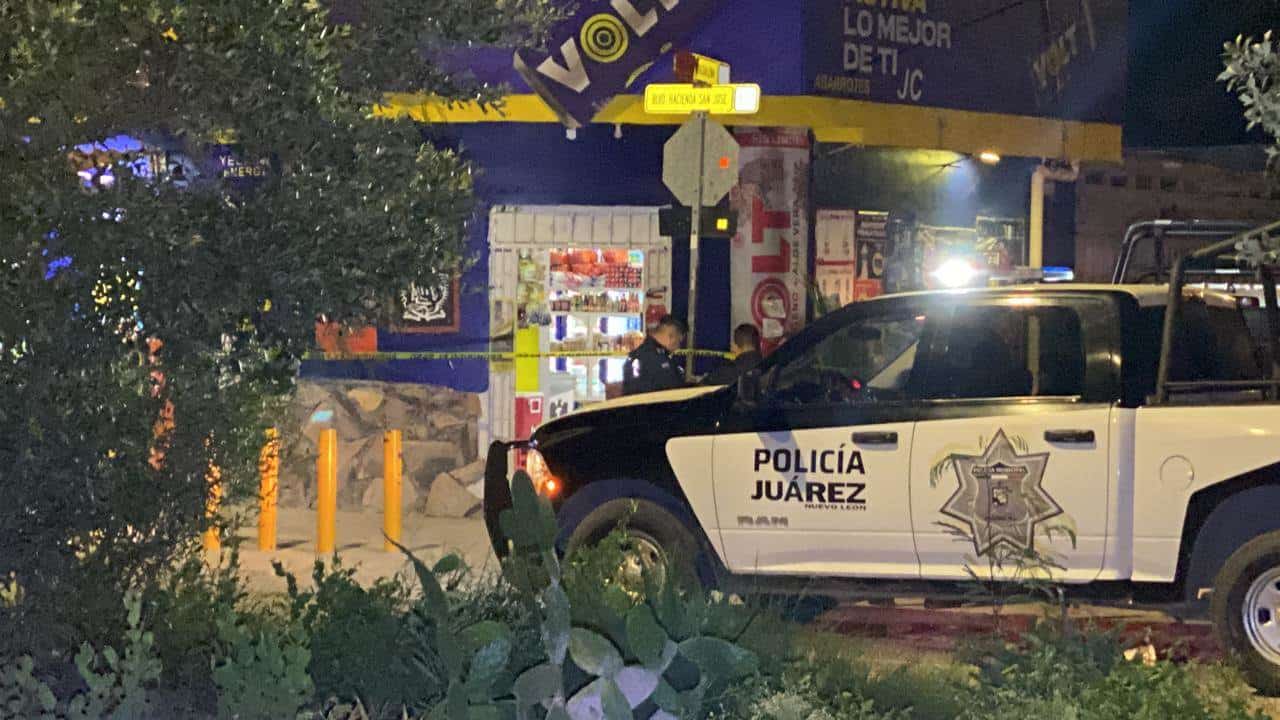Al menos dos lesionados, uno de ellos menor de edad, dejó un ataque armado contra una tienda de abarrotes, la noche del jueves en la Colonia Hacienda San José, municipio de Juárez.