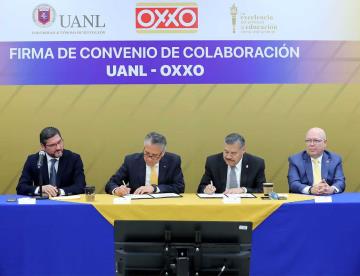 OXXO y UANL firman acuerdo en favor de la comunidad estudiantil