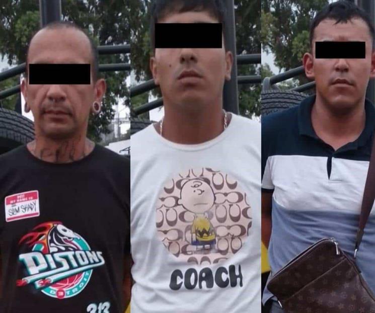 Detienen a 3 hombres por robar en el Centro de Monterrey