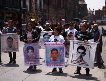 No habrá carpetazo, reitera AMLO sobre el caso Ayotzinapa