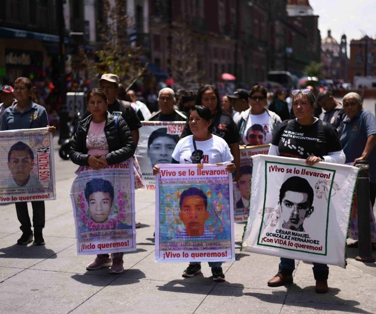 No habrá carpetazo, reitera AMLO sobre el caso Ayotzinapa