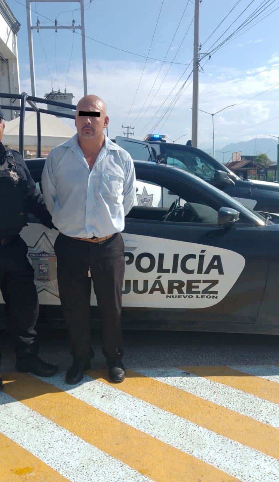 Elementos de la Policía de Juárez arrestaron a una persona por el delito de amenazas en la Colonia Valle Santa Isabel, presuntamente exigía dinero a un operador de un transporte urbano y lo amagó con un arma blanca.