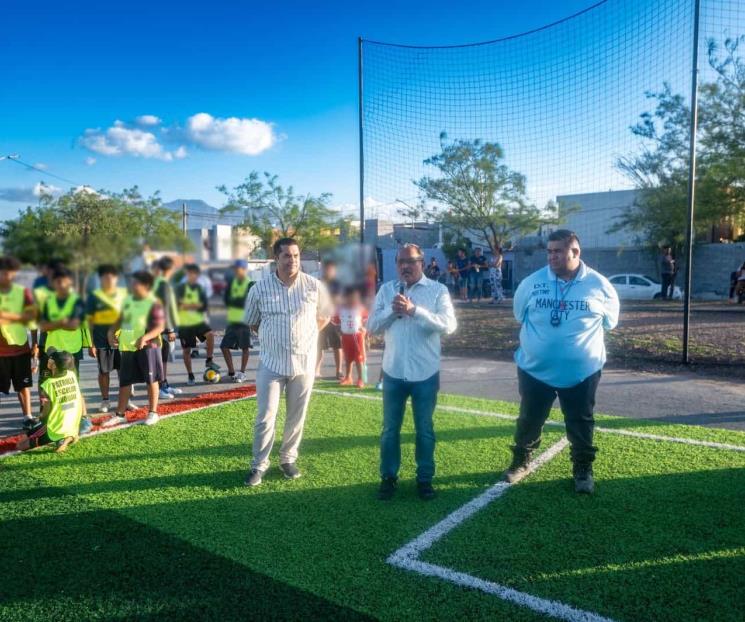 Inauguran en Escobedo una cancha de futbol rápido