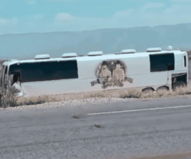 Sufren Los Dos Carnales accidente carretero en Coahuila