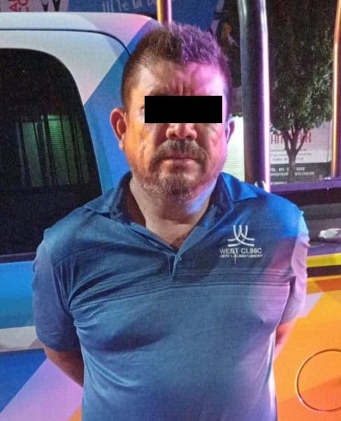 Luego de presuntamente provocar el incendio de un negocio de venta de tortas en el centro de Monterrey, una persona fue detenida por elementos de la Policía de Monterrey.
