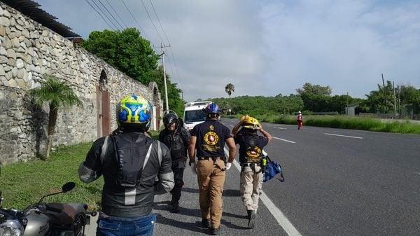 Derrapa motociclista en la Nacional y resulta lesionado