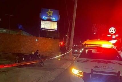 Motociclista es baleado en Linares