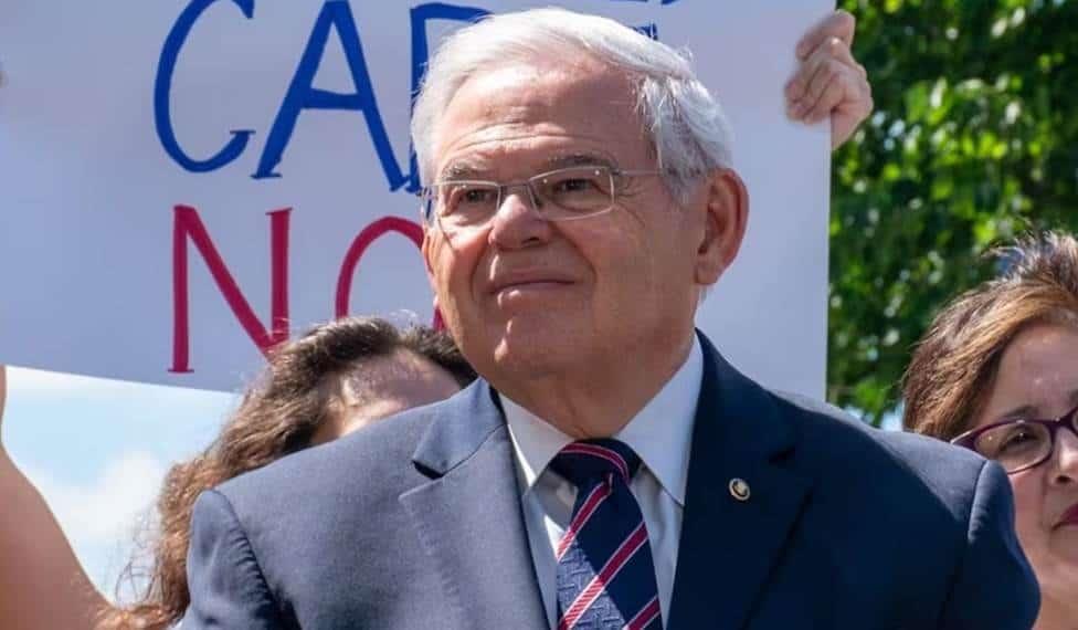 Senador demócrata Bob Menéndez renunciará tras ser condenado